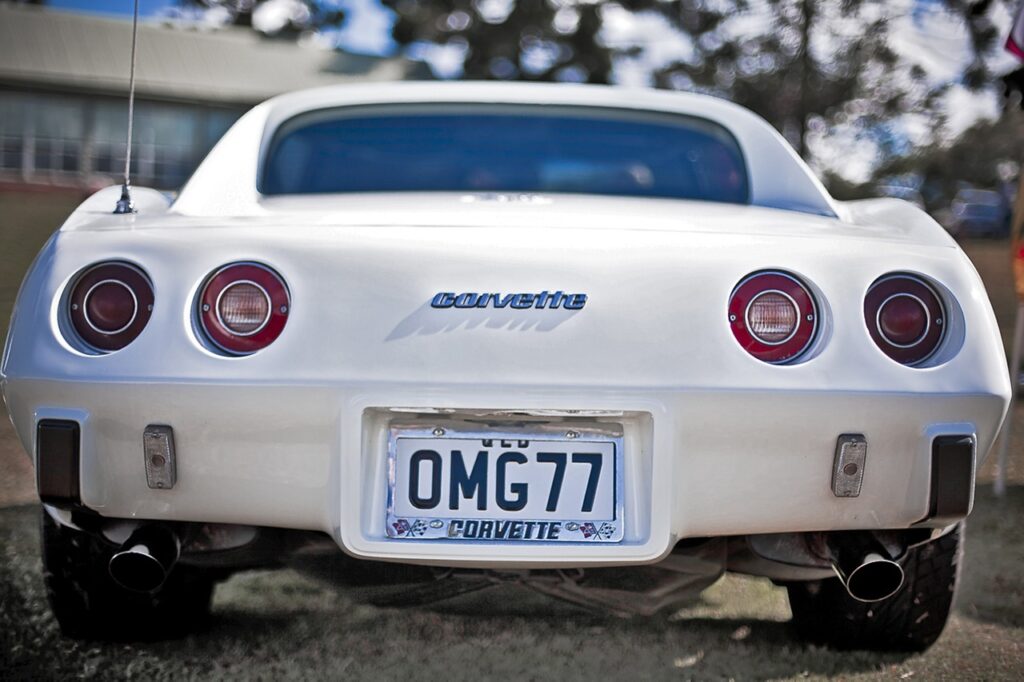 corvette, racing car, back light-171438.jpg